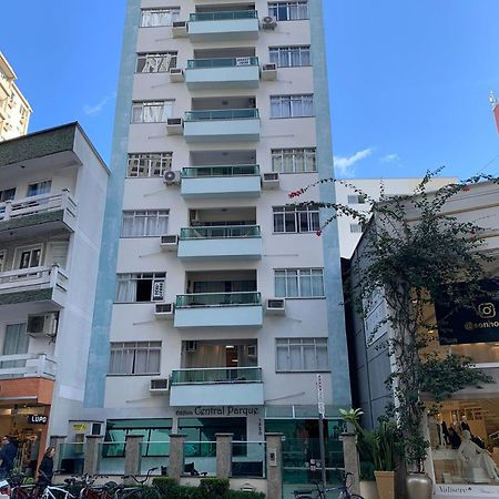 Apto Na Av Brasil Frente Ao Shopping,4Min Da Praia Balneario Camboriu Ngoại thất bức ảnh