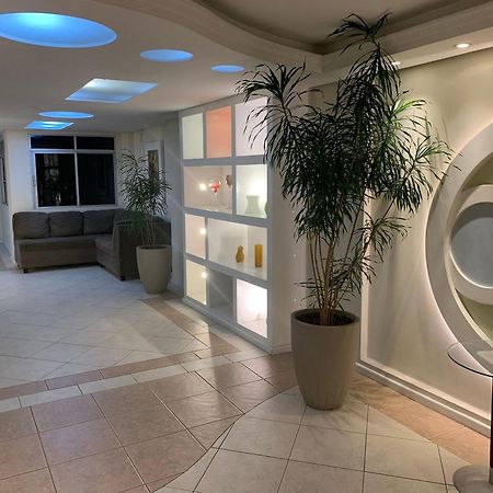 Apto Na Av Brasil Frente Ao Shopping,4Min Da Praia Balneario Camboriu Ngoại thất bức ảnh